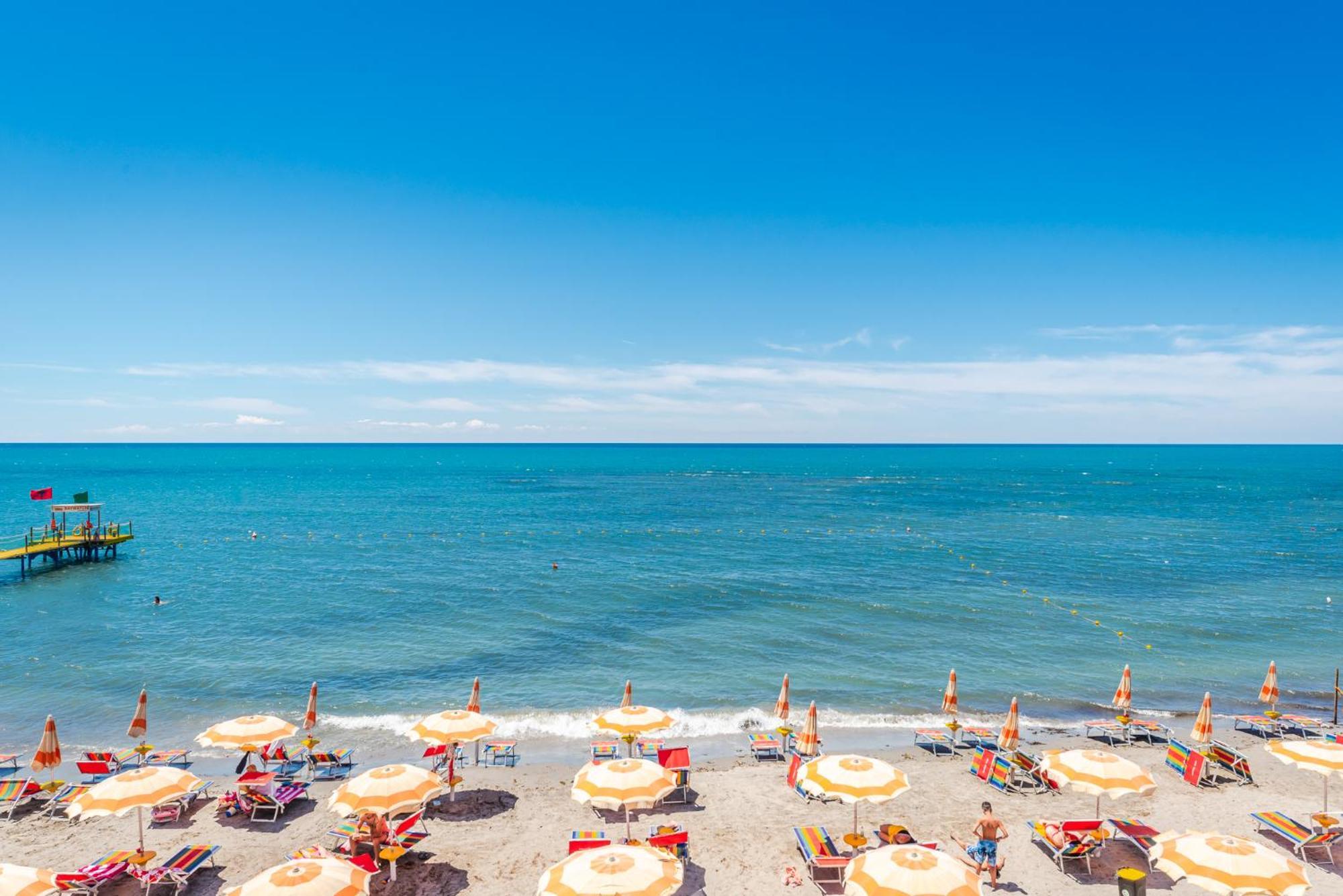 Aragosta Hotel Durrës Exteriör bild