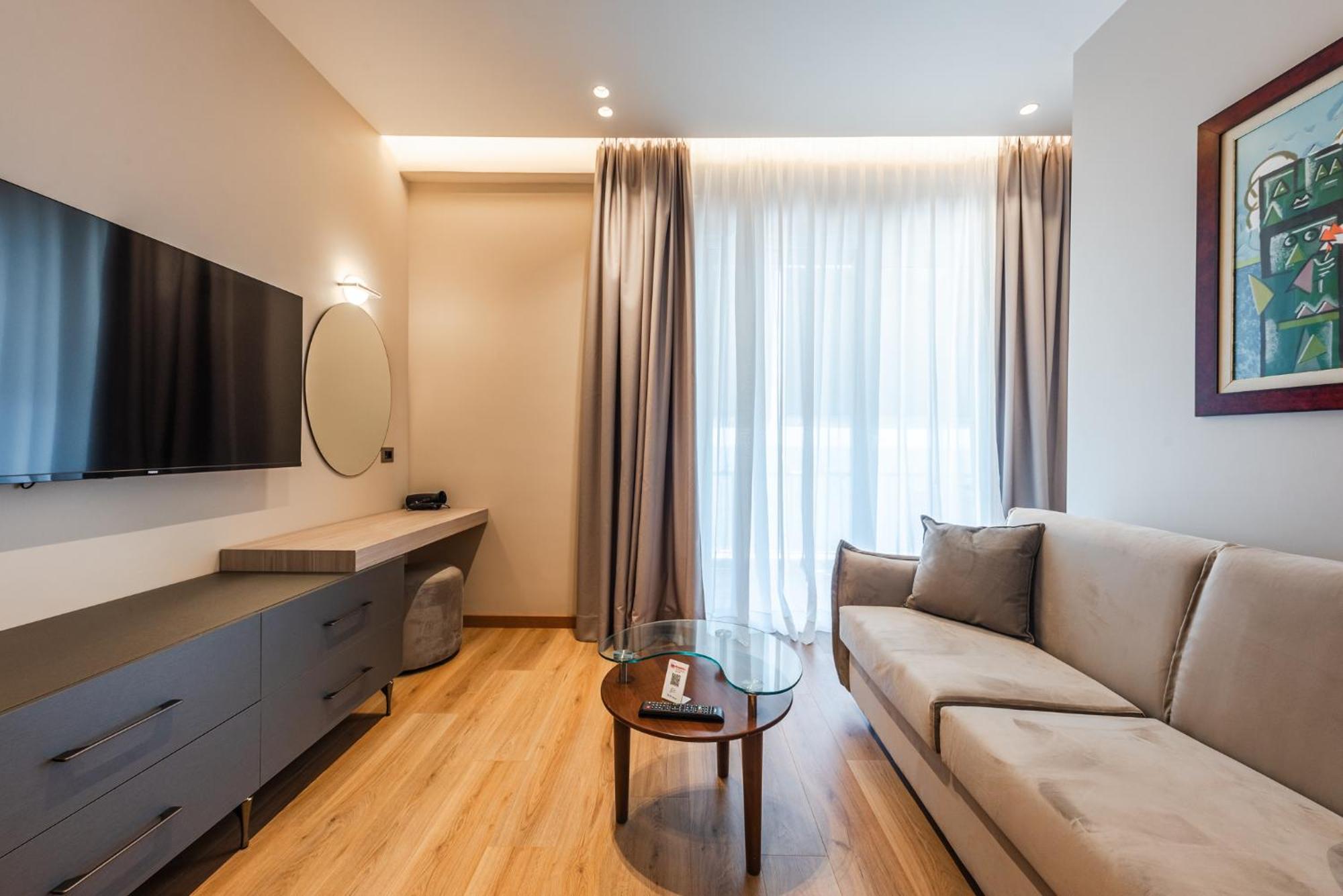 Aragosta Hotel Durrës Exteriör bild