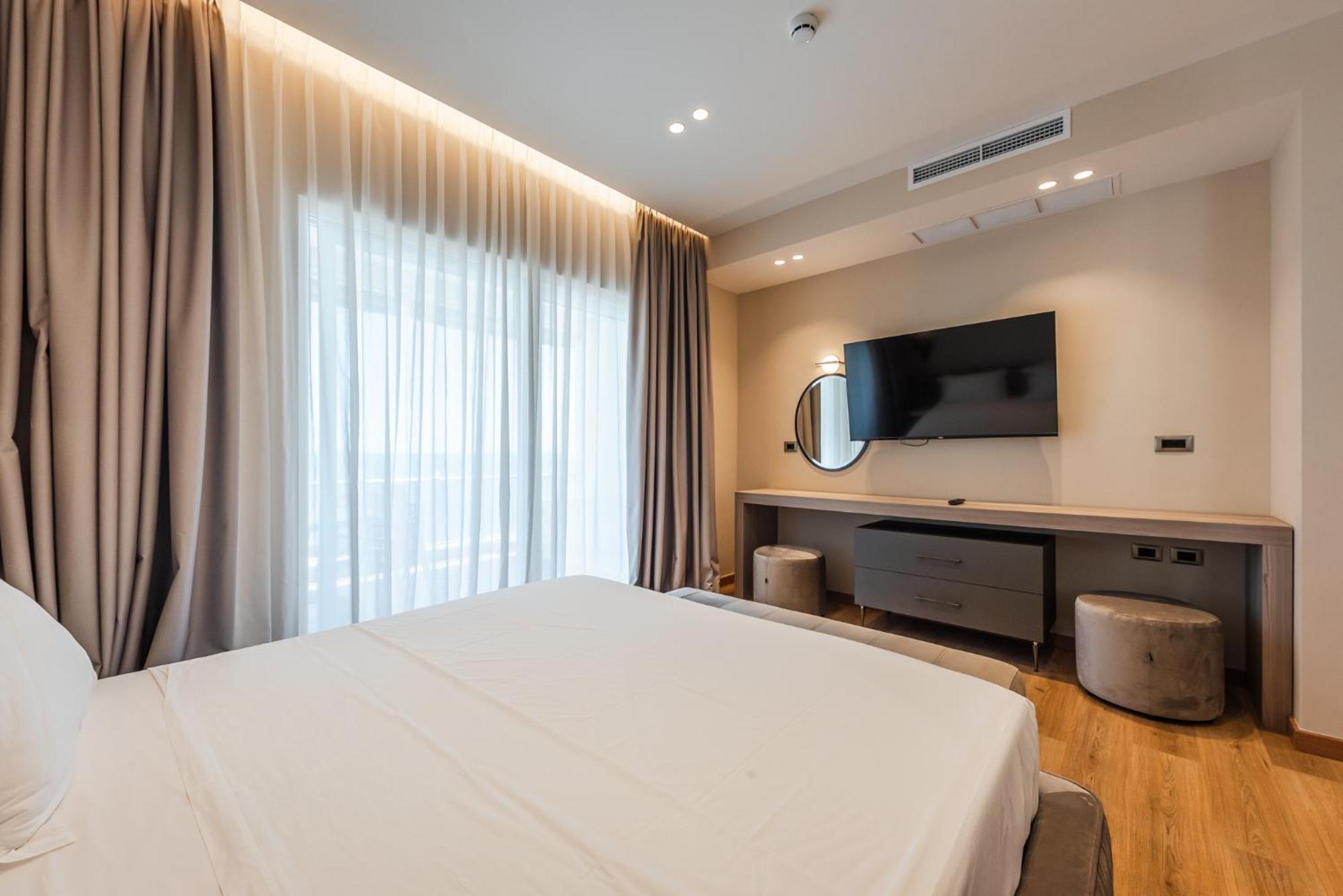 Aragosta Hotel Durrës Exteriör bild