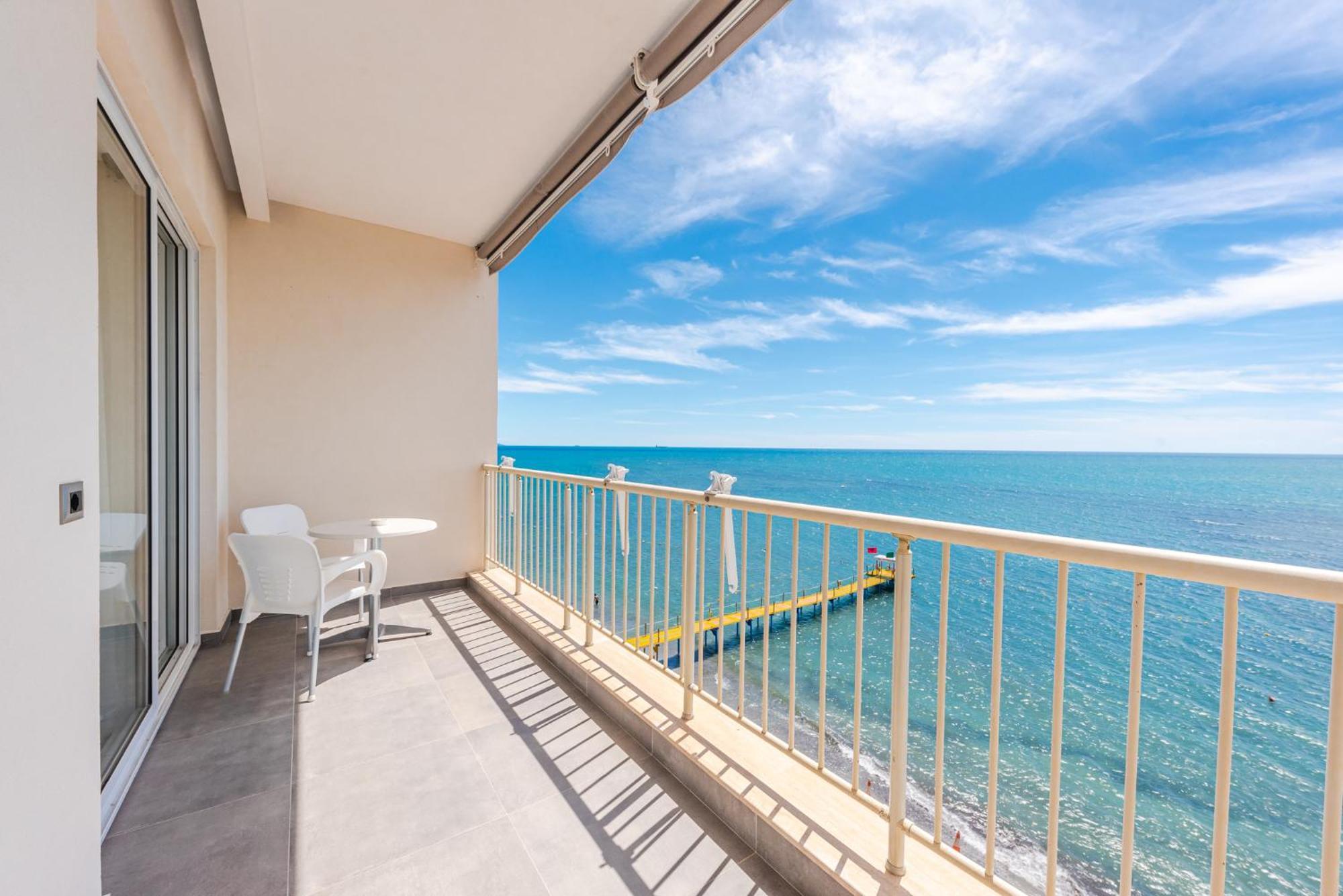 Aragosta Hotel Durrës Exteriör bild