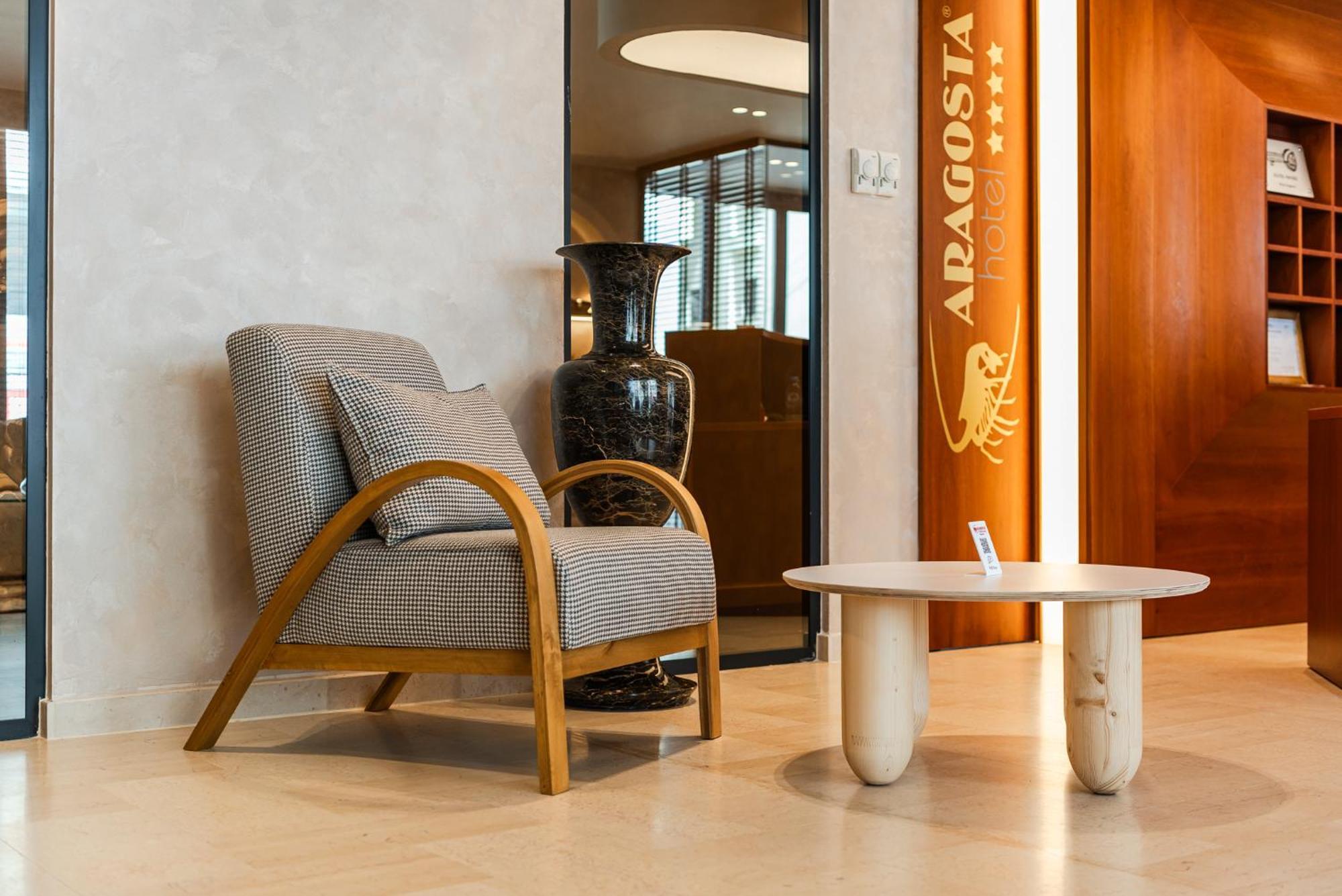 Aragosta Hotel Durrës Exteriör bild