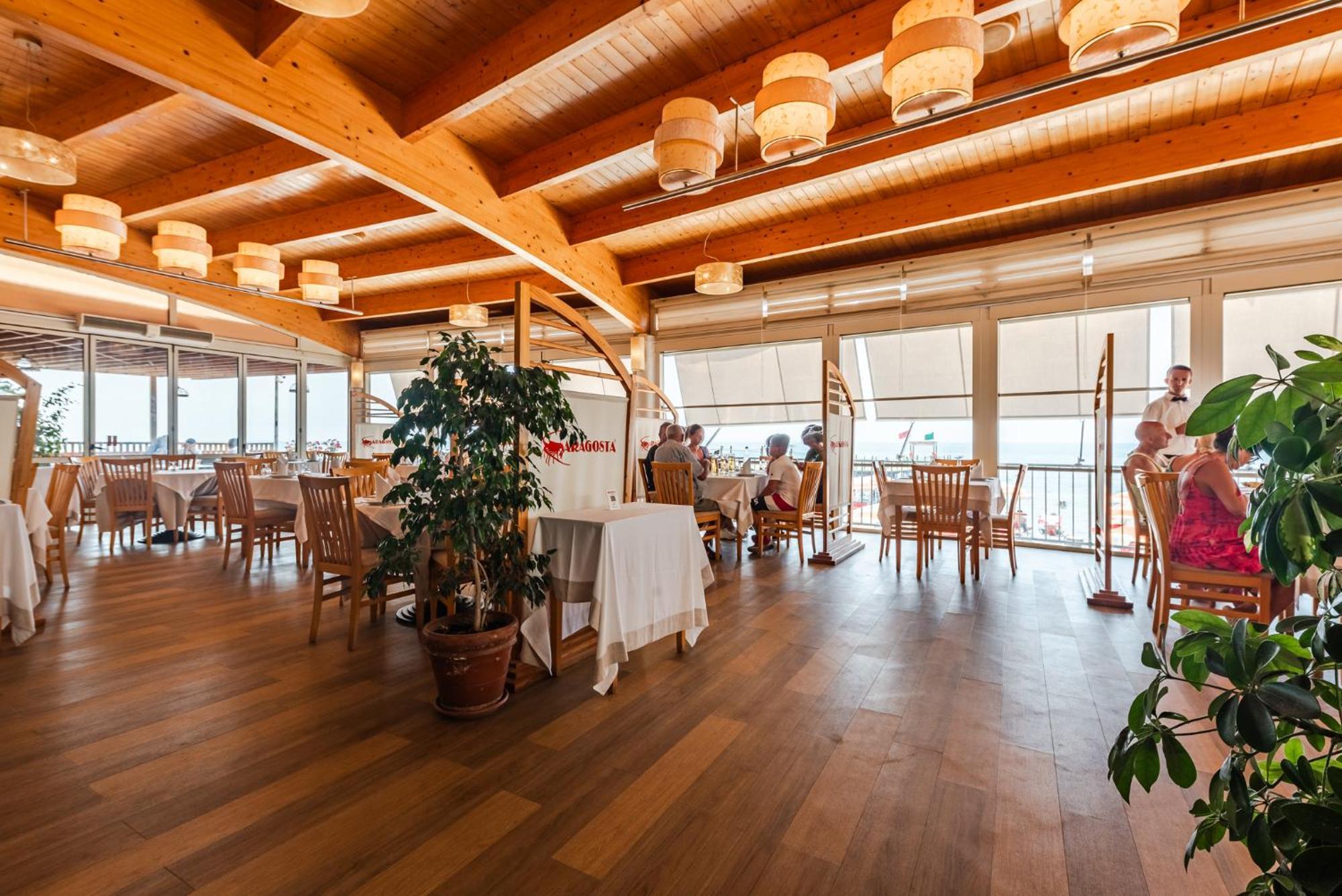 Aragosta Hotel Durrës Exteriör bild